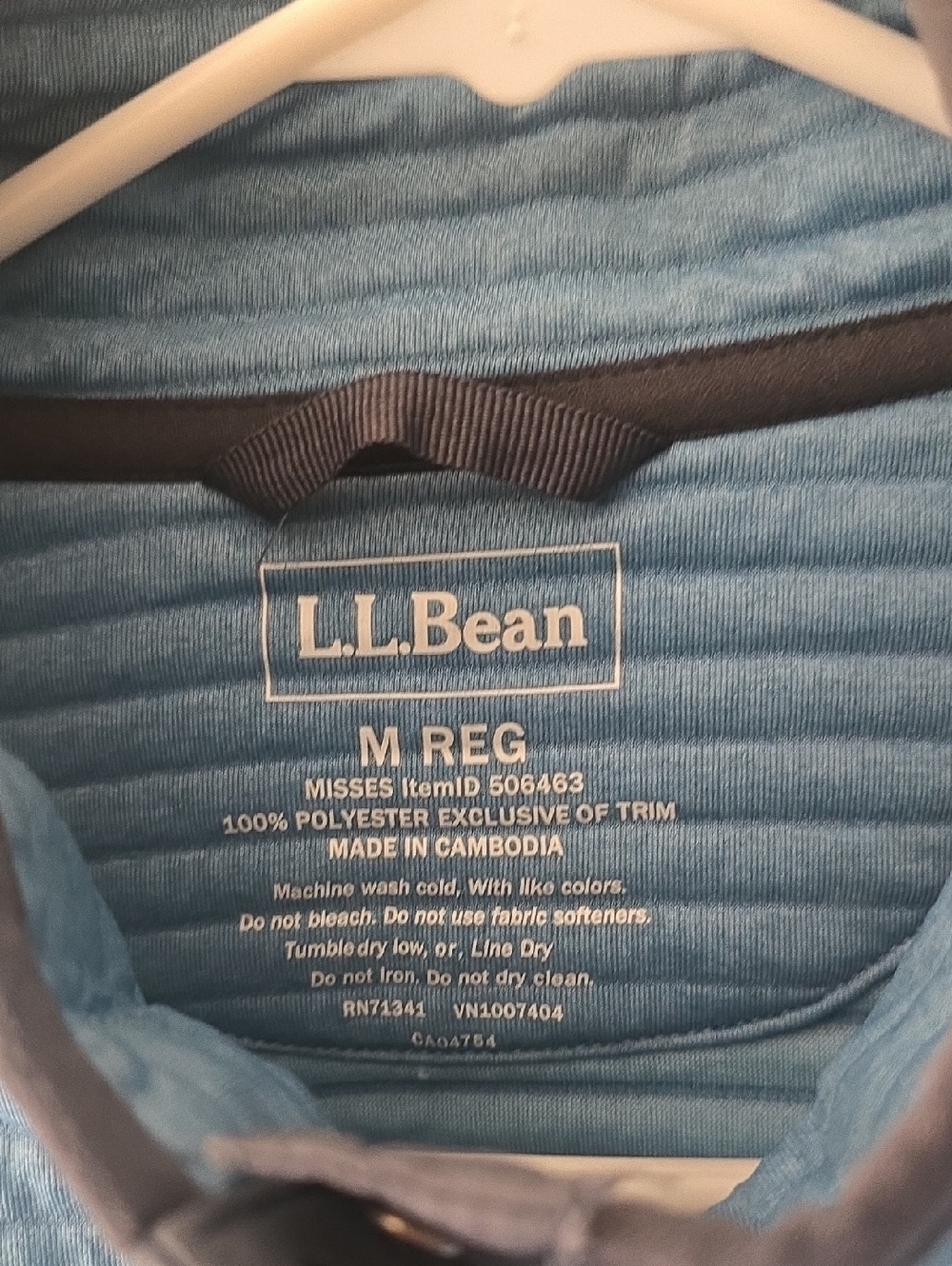 L.L.Bean Airlight Knit Pullover Blue - Picture 4 of 6